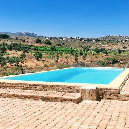 Summer House With A Pool Near Sea, Port & Airport Apartment Rafina  Bagian luar foto
