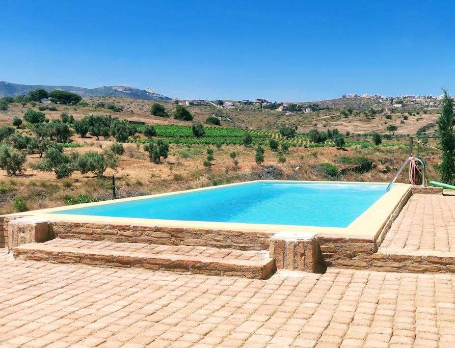 Summer House With A Pool Near Sea, Port & Airport Apartment Rafina  Bagian luar foto