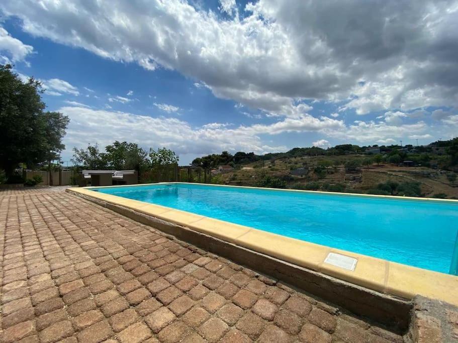 Summer House With A Pool Near Sea, Port & Airport Apartment Rafina  Bagian luar foto